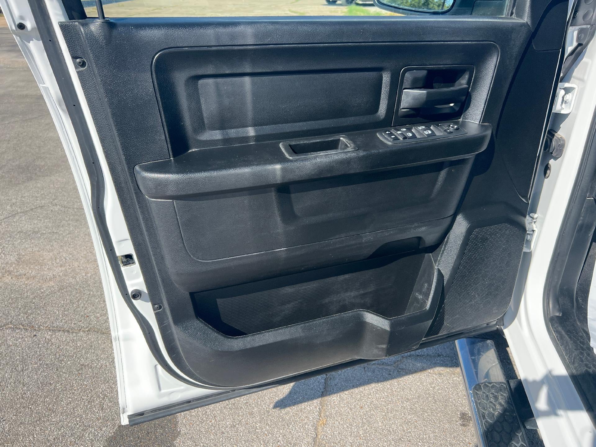 2020 RAM 1500 Classic Express 4x4 Quad Cab 6'4" Box