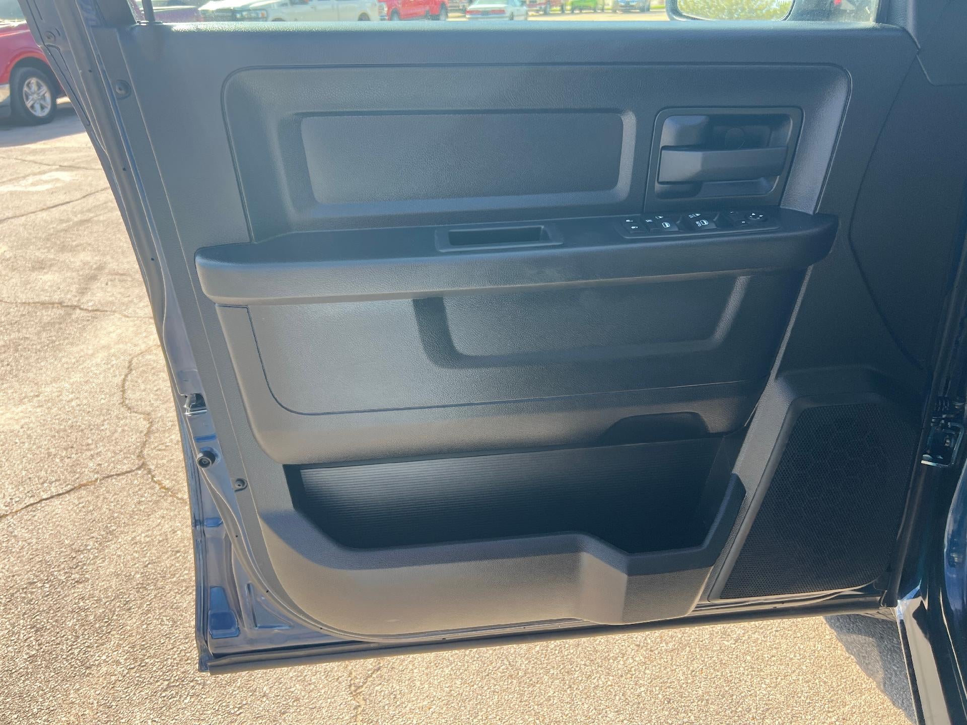 2021 RAM 1500 Classic Express 4x4 Quad Cab 6'4" Box