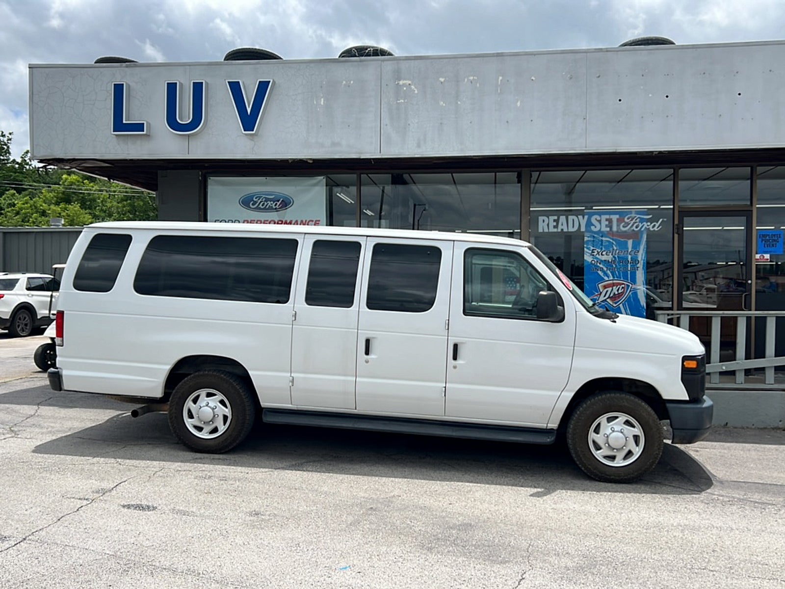 2013 Ford E350 XL