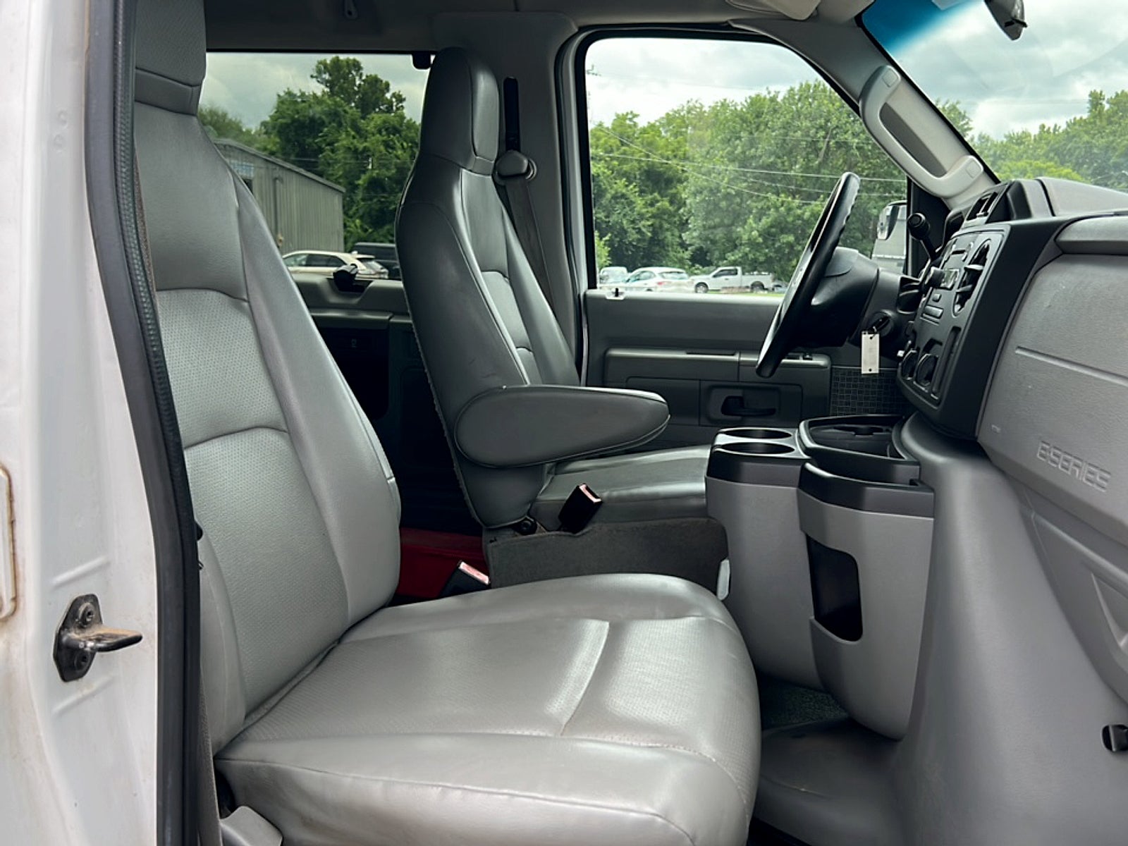 2013 Ford E350 XL
