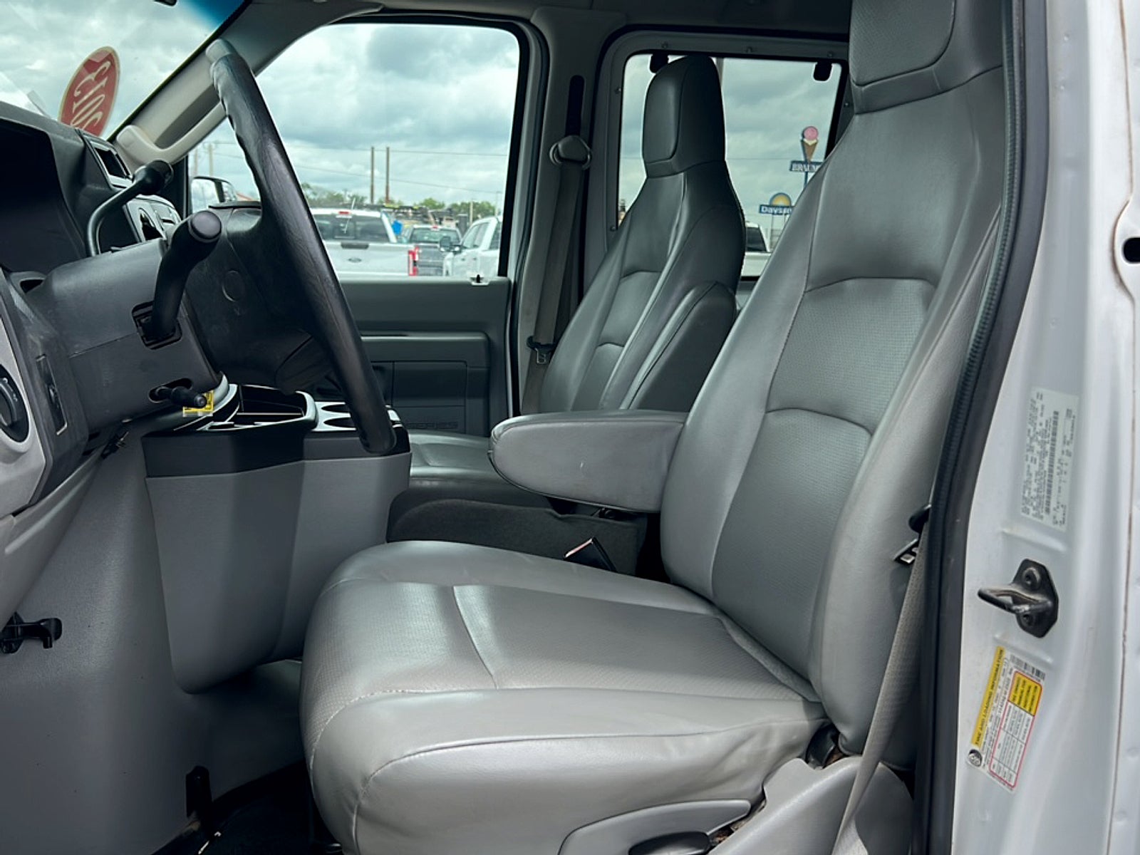 2013 Ford E350 XL