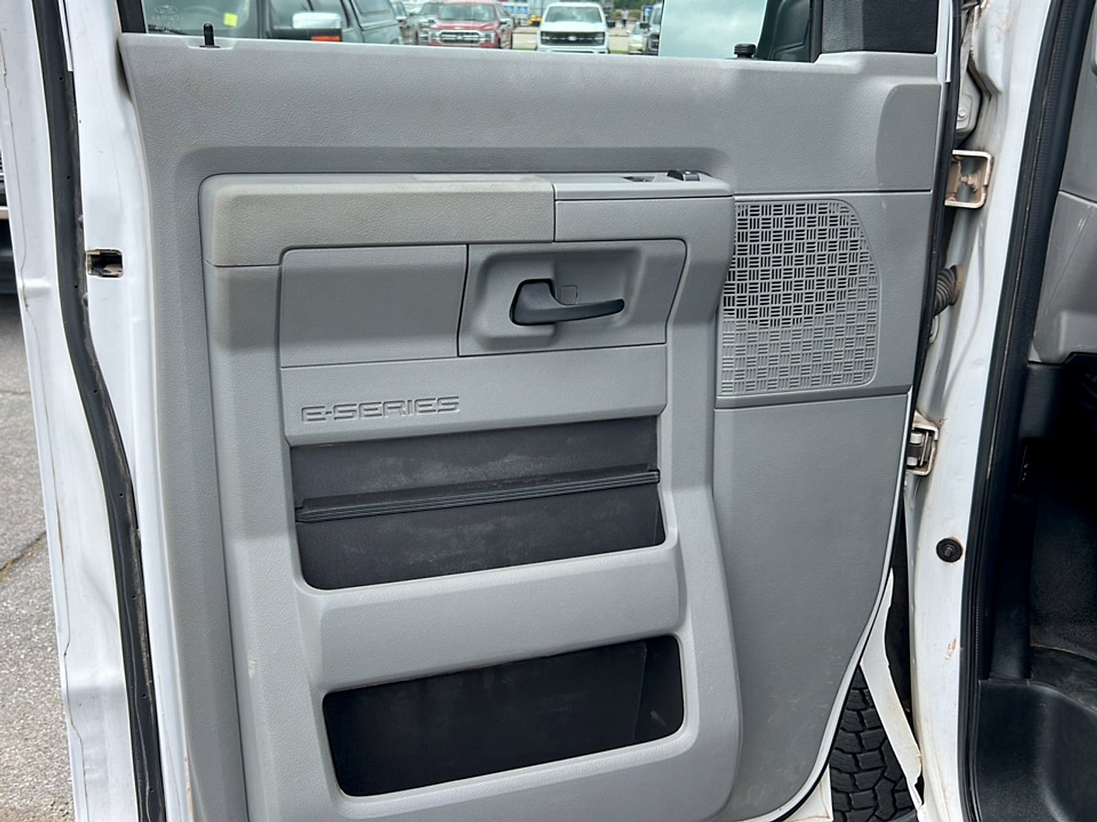 2013 Ford E350 XL