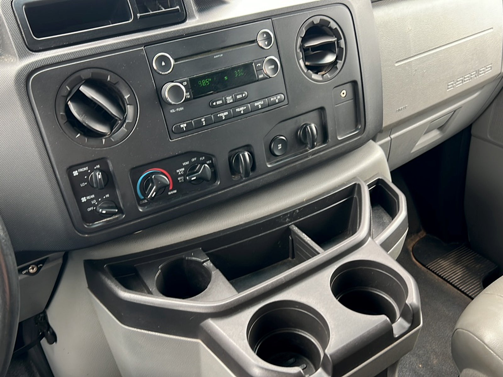 2013 Ford E350 XL