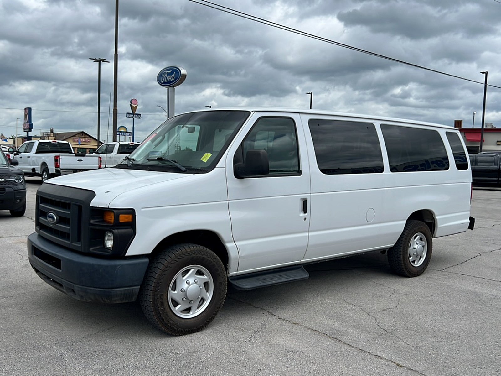 2013 Ford E350 XL