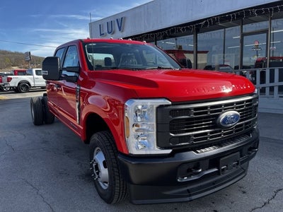 2025 Ford Super Duty F-350 DRW F-350® XL