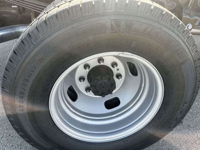 2025 Ford Super Duty F-350 DRW F-350® XL