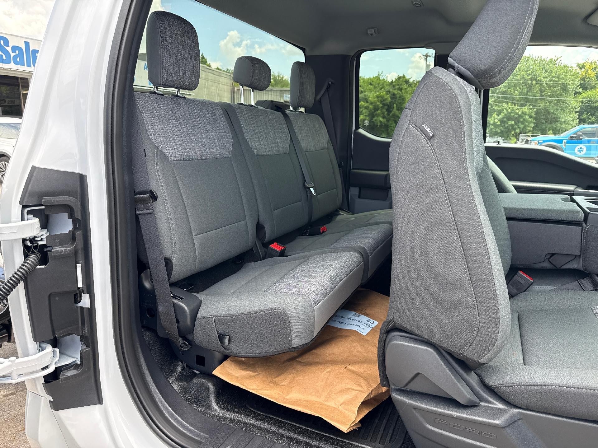 2026 Ford Super Duty F-350 DRW XL 4WD SuperCab 168" WB 60" CA