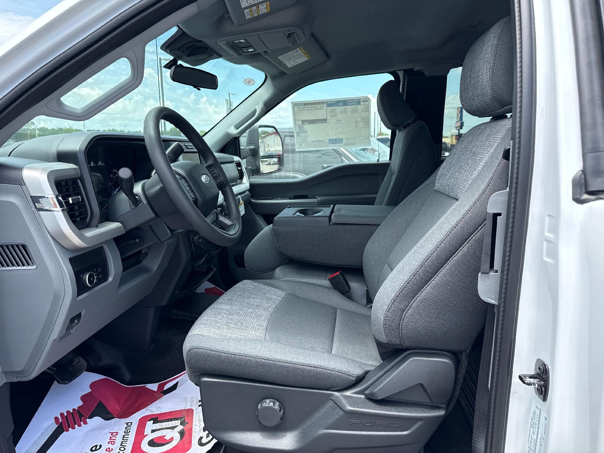 2026 Ford Super Duty F-350 DRW XL 4WD SuperCab 168" WB 60" CA