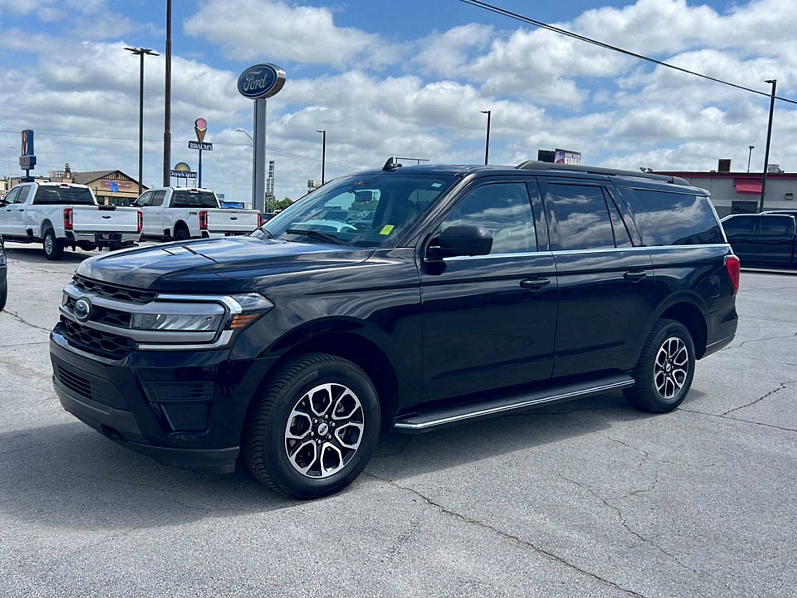2023 Ford Expedition XLT MAX
