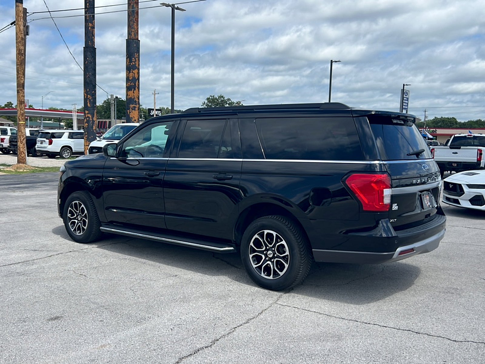 2023 Ford Expedition XLT MAX