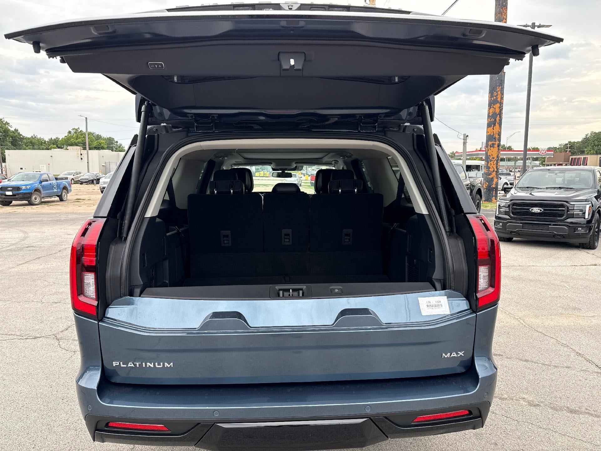 2027 Ford Expedition Max Platinum 4x4