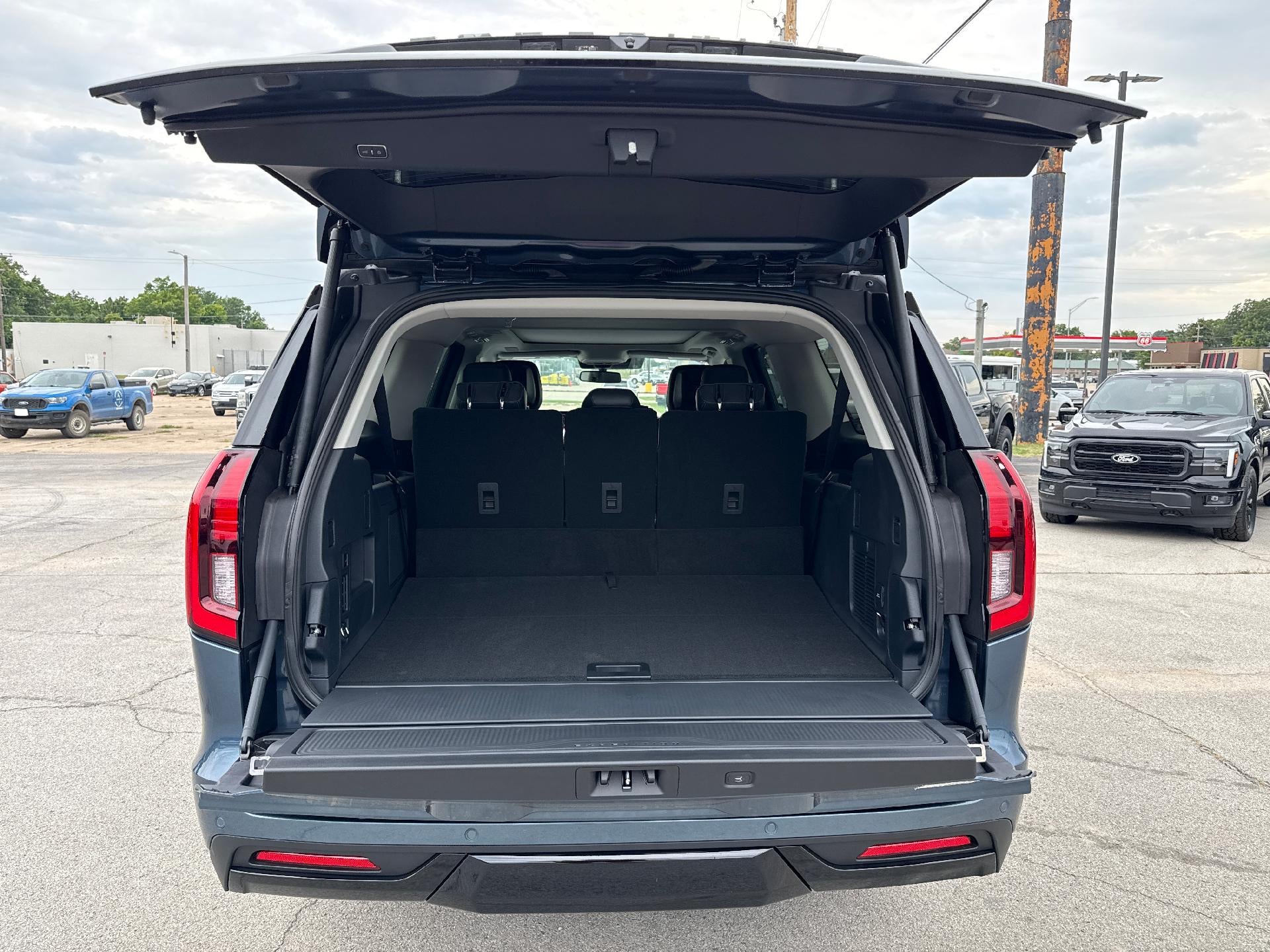 2027 Ford Expedition Max Platinum 4x4