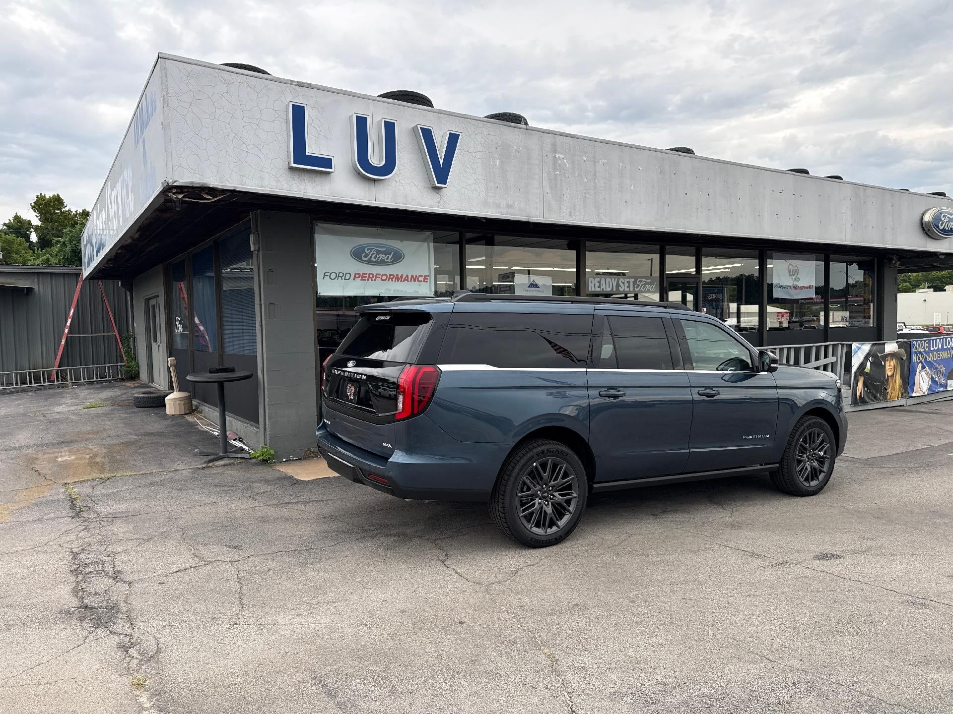 2027 Ford Expedition Max Platinum 4x4