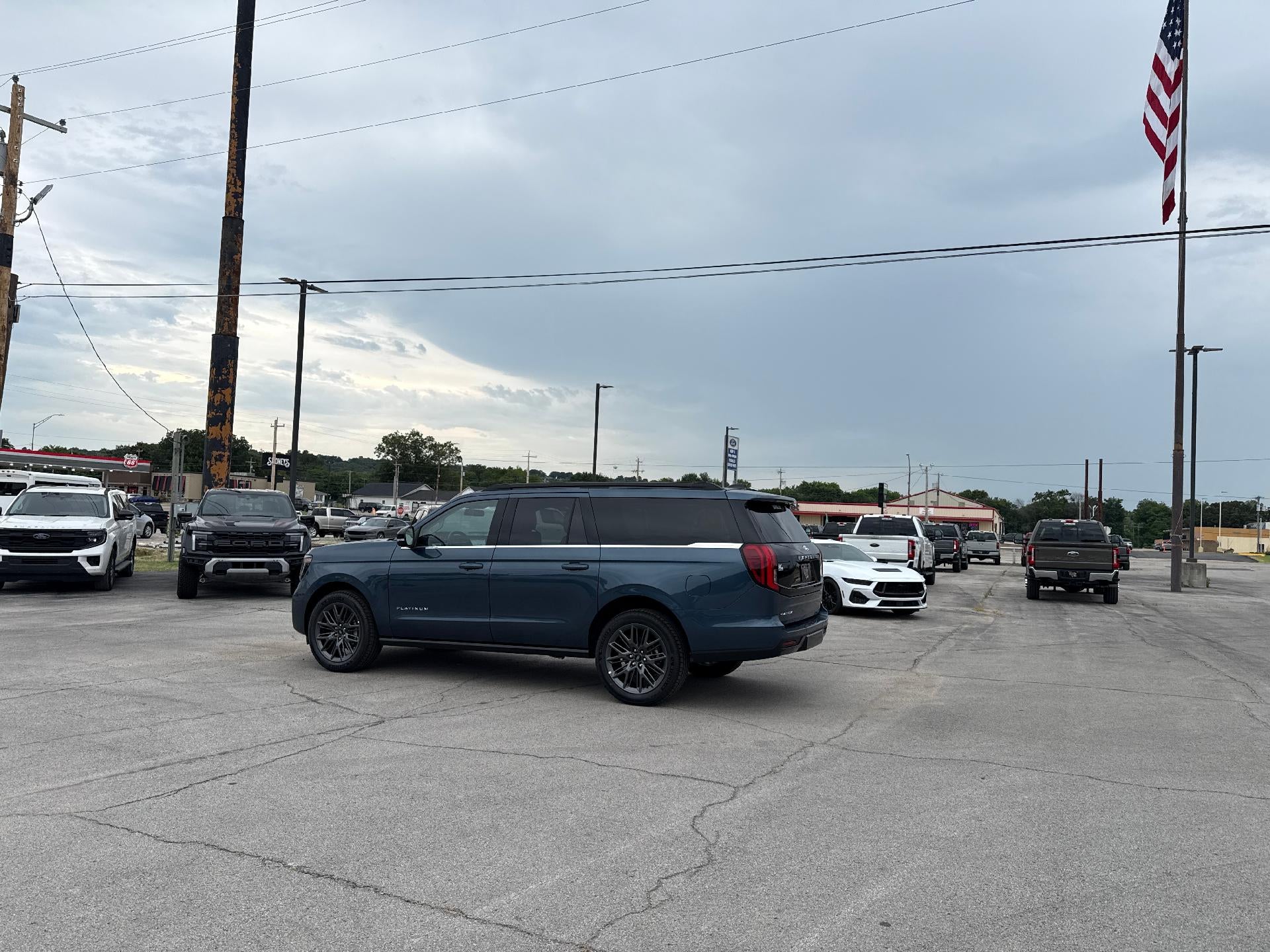 2027 Ford Expedition Max Platinum 4x4