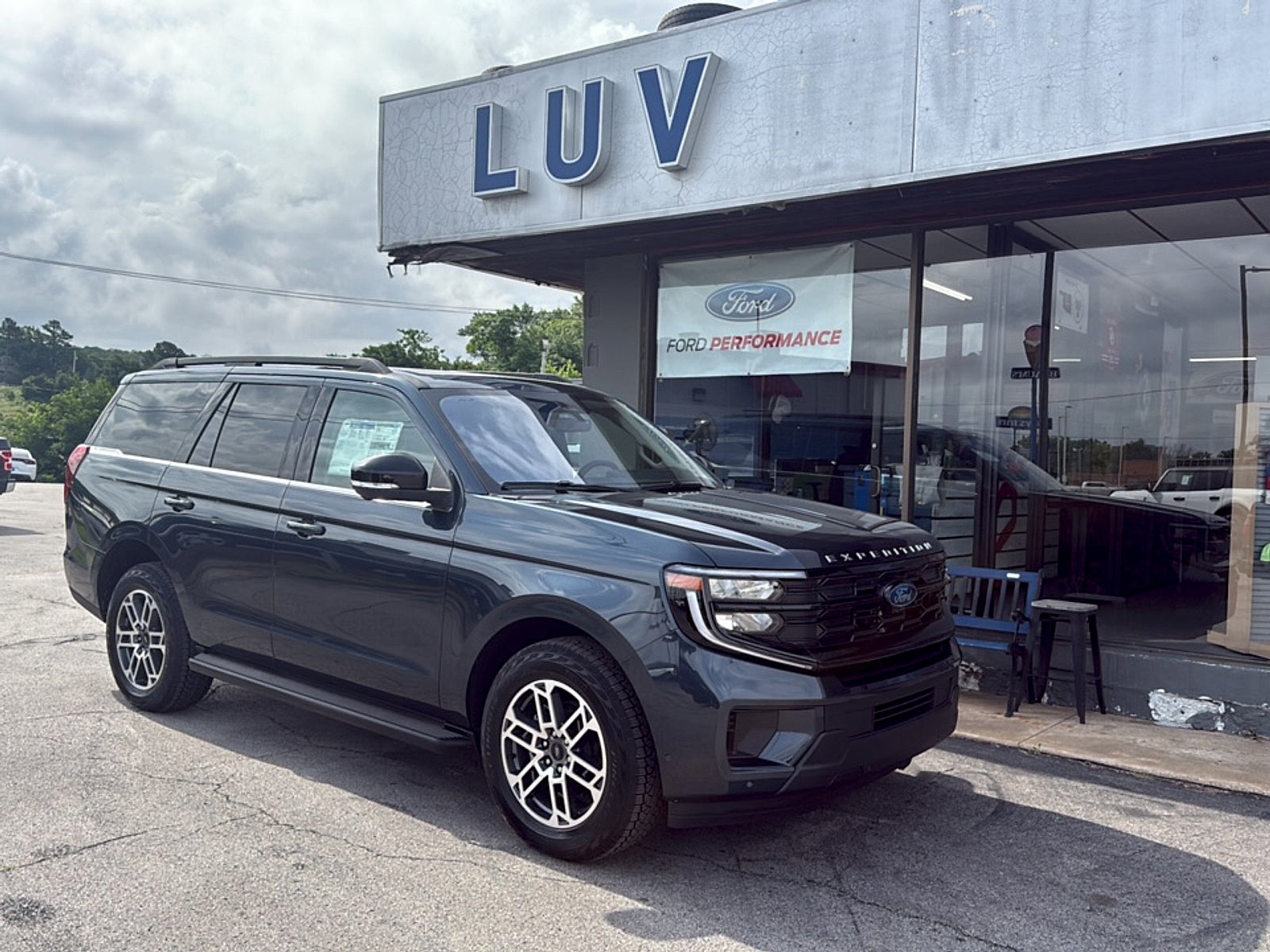 2026 Ford EXPEDITION Active