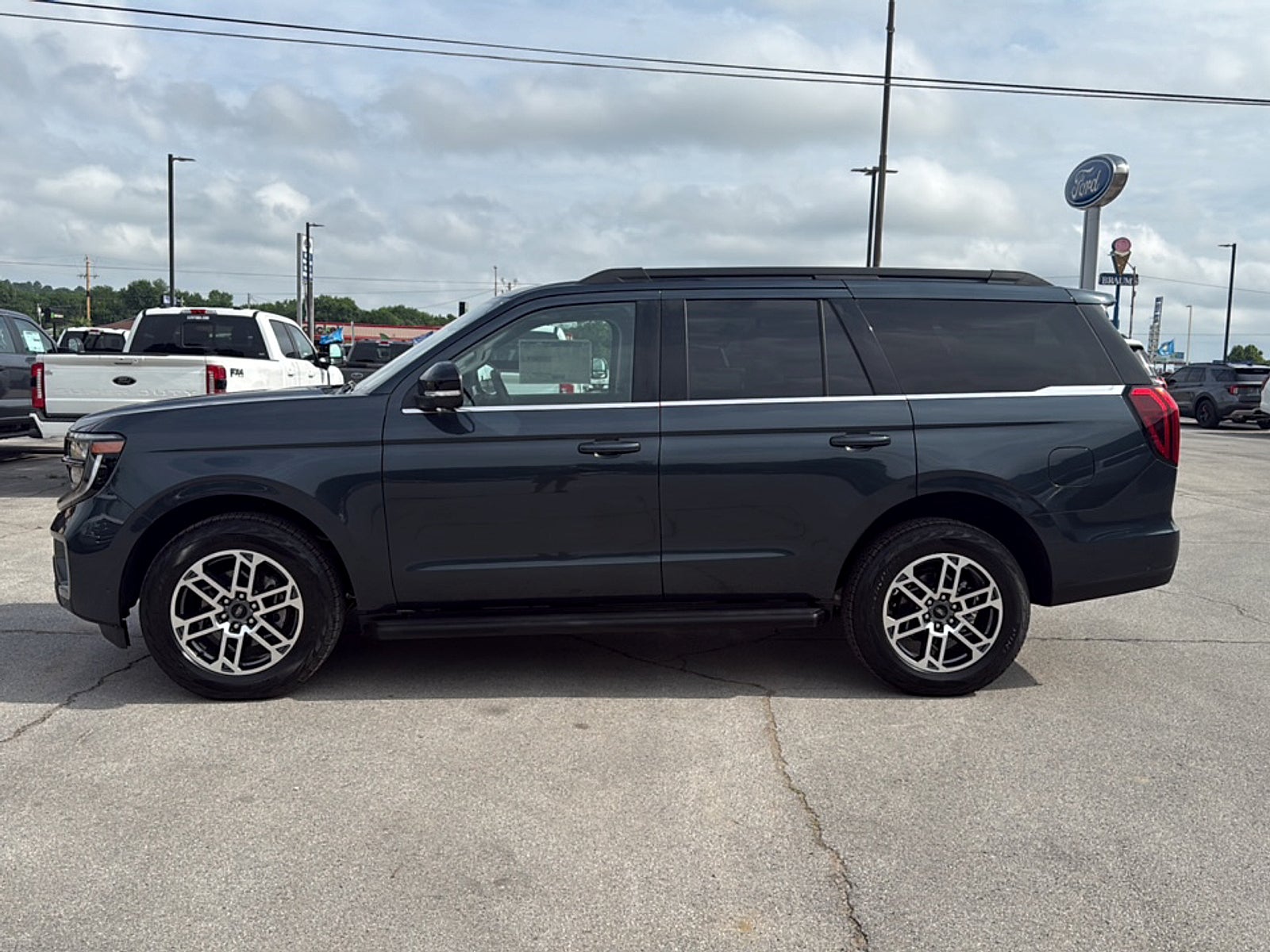 2026 Ford EXPEDITION Active