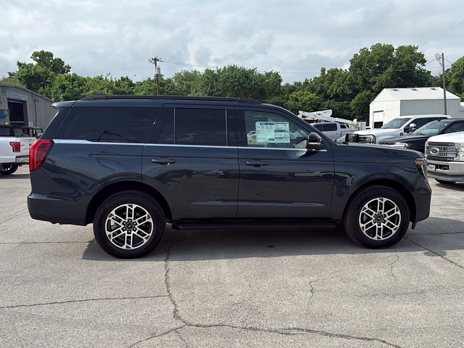 2026 Ford EXPEDITION Active