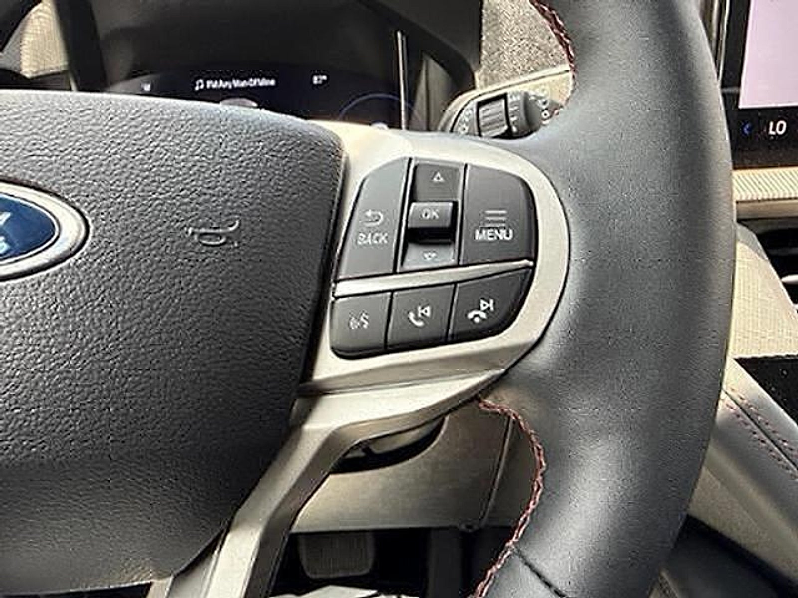 2026 Ford Explorer Active w/100A Pkg RWD
