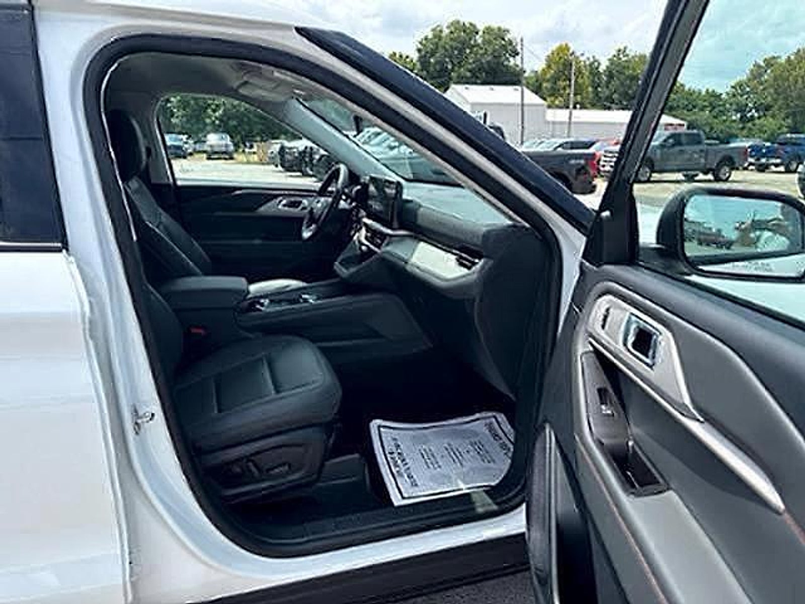 2026 Ford Explorer Active w/100A Pkg RWD