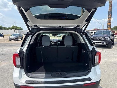 2026 Ford Explorer Active w/100A Pkg RWD