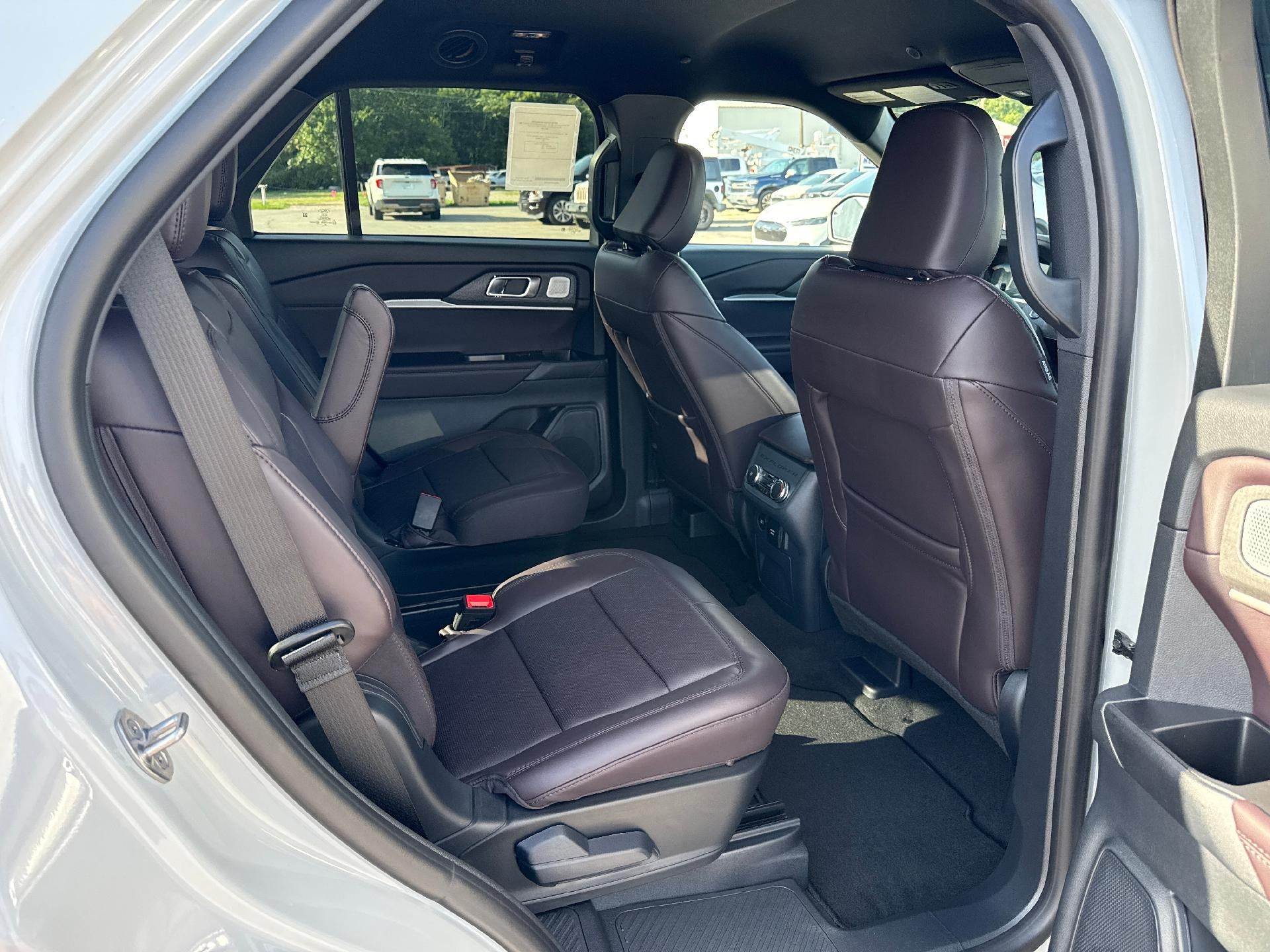 2027 Ford Explorer Platinum RWD