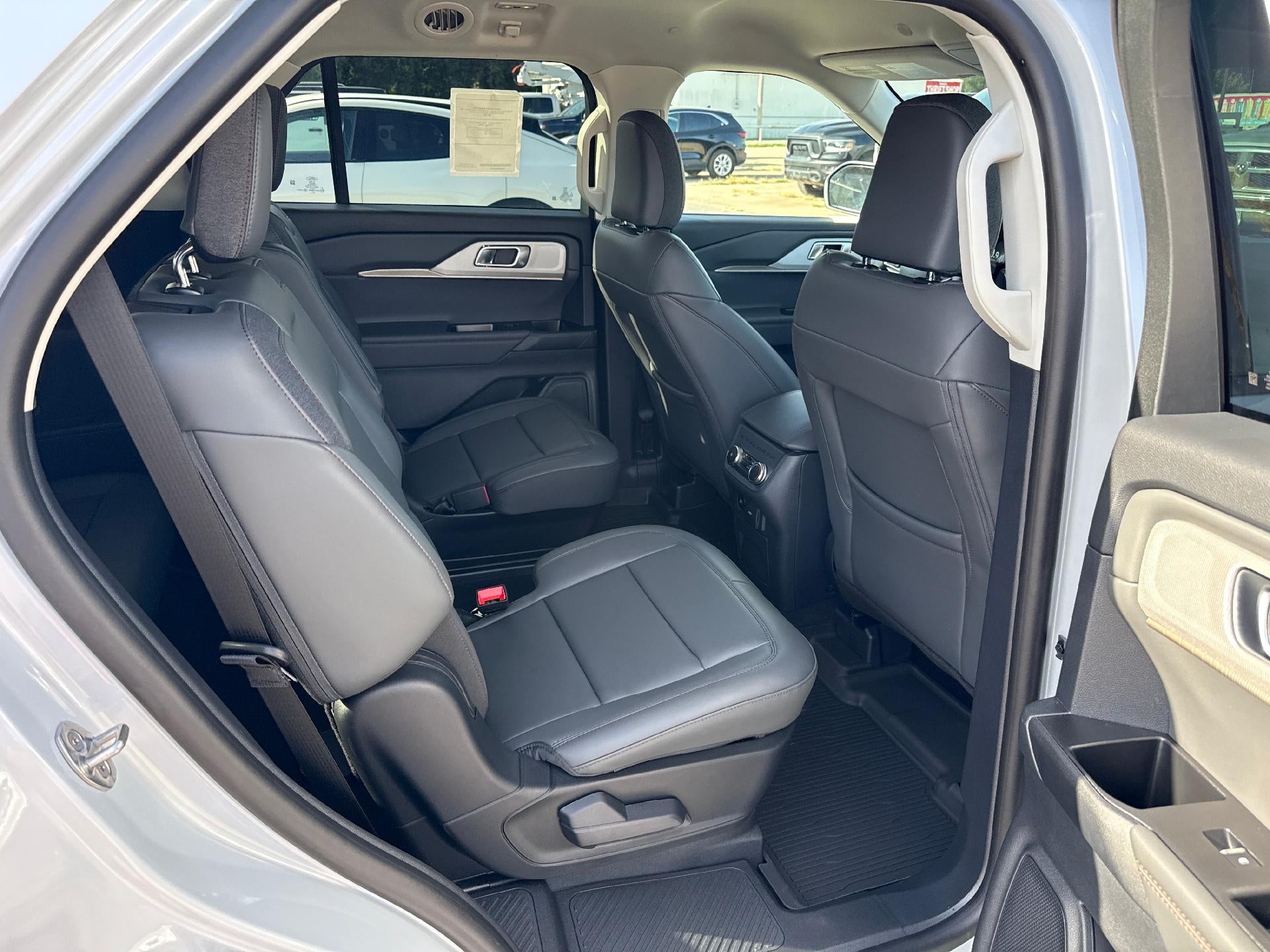 2026 Ford Explorer Active w/200A Pkg 4WD