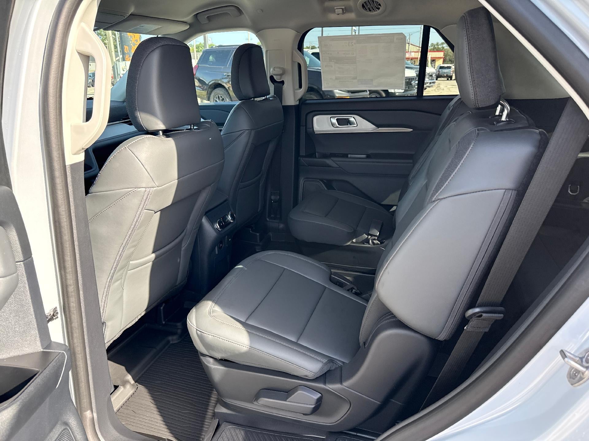2026 Ford Explorer Active w/200A Pkg 4WD