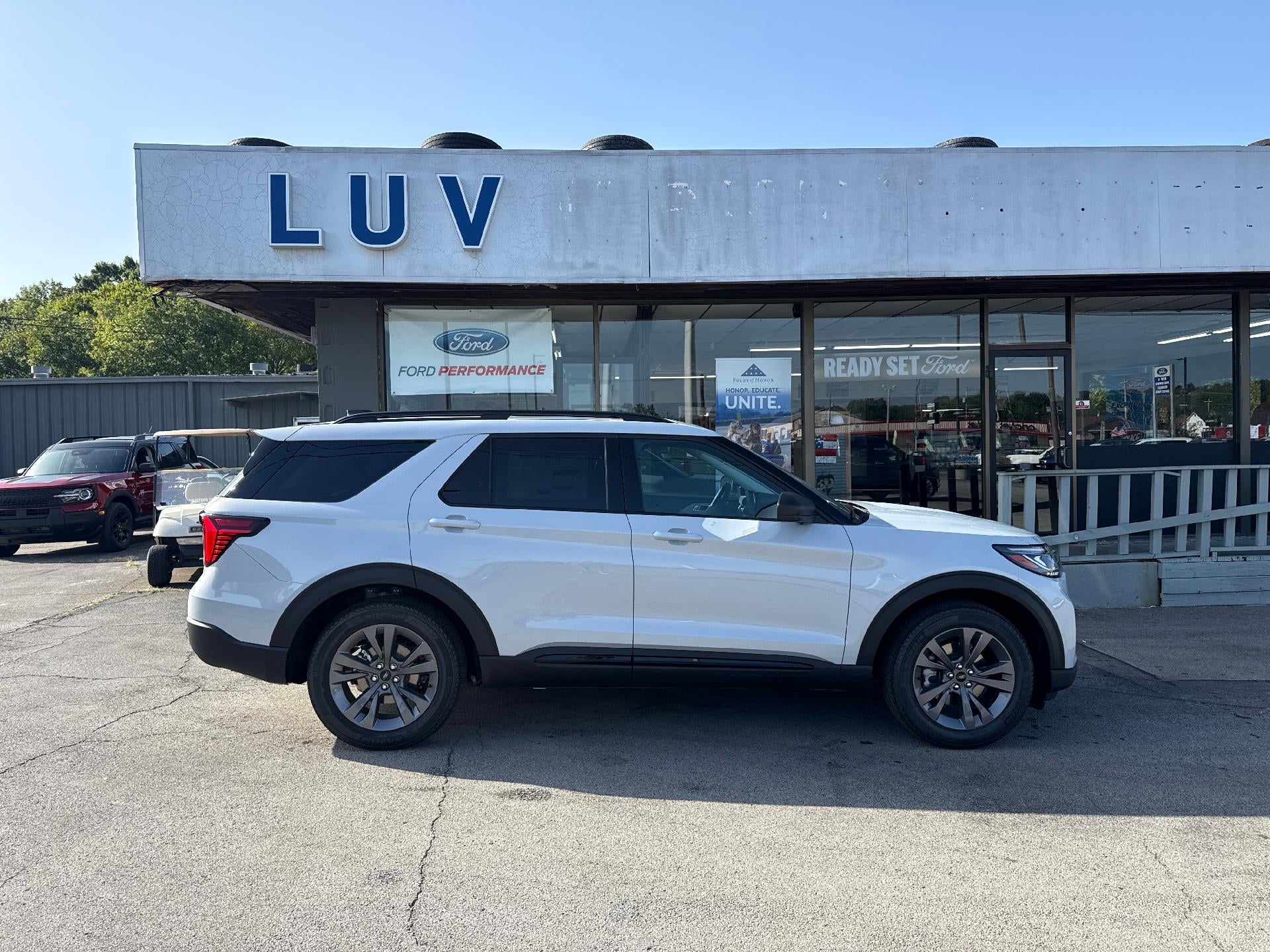 2026 Ford Explorer Active w/200A Pkg 4WD
