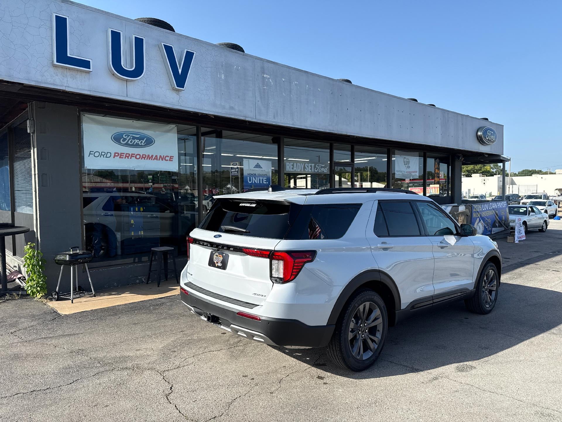 2026 Ford Explorer Active w/200A Pkg 4WD