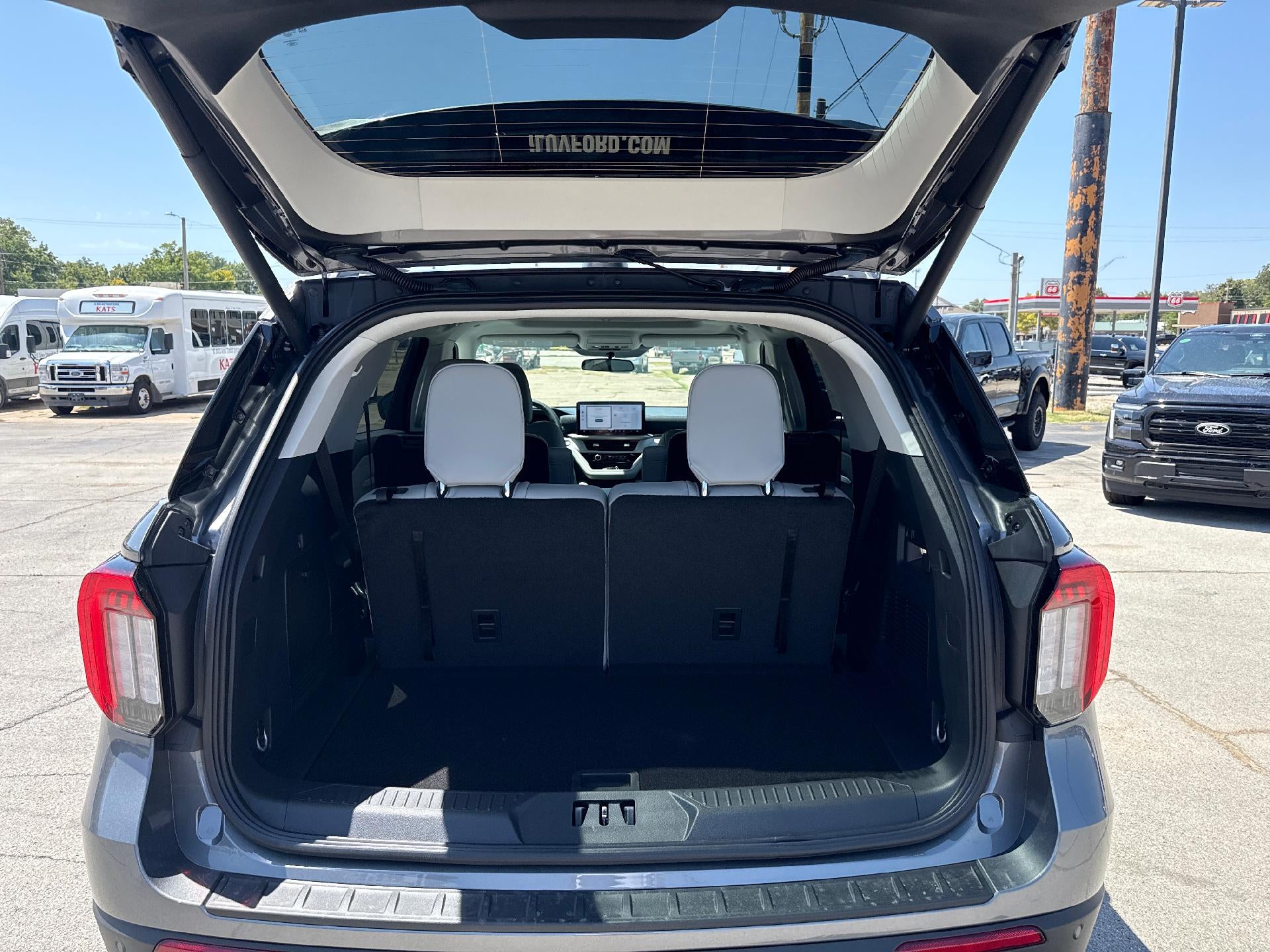 2026 Ford Explorer Active w/200A Pkg 4WD