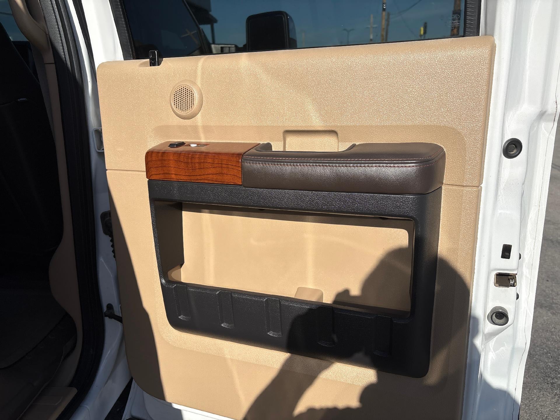 2016 Ford Super Duty F-250 SRW SUPERCREW FX 4 LARIAT