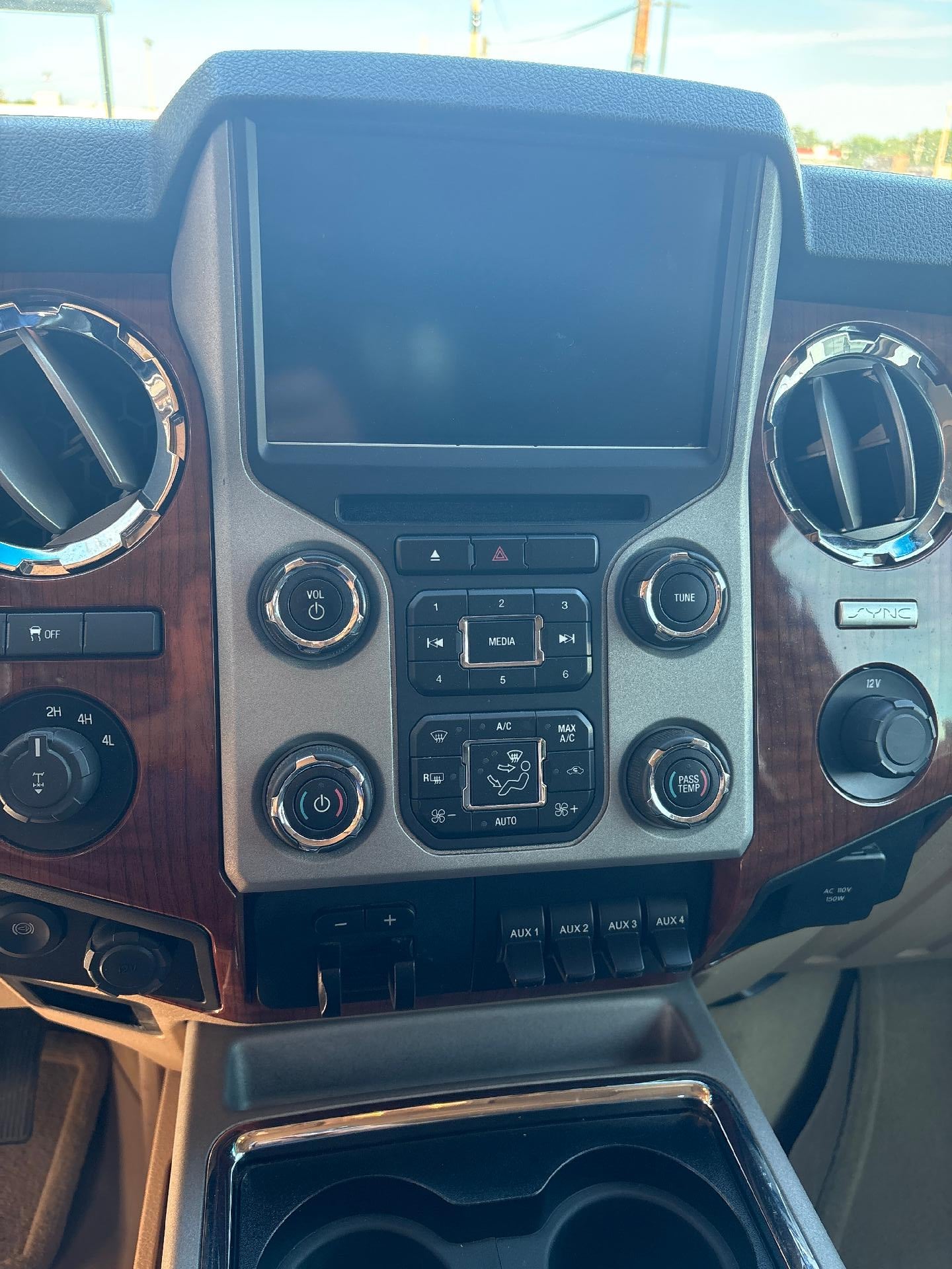 2016 Ford Super Duty F-250 SRW SUPERCREW FX 4 LARIAT