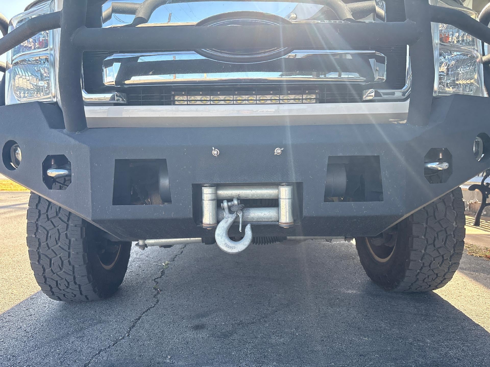 2016 Ford Super Duty F-250 SRW SUPERCREW FX 4 LARIAT
