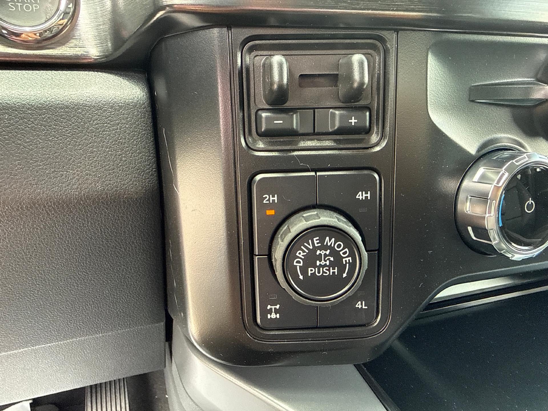 2026 Ford Super Duty F-350 SRW XLT 4WD Crew Cab 6.75' Box