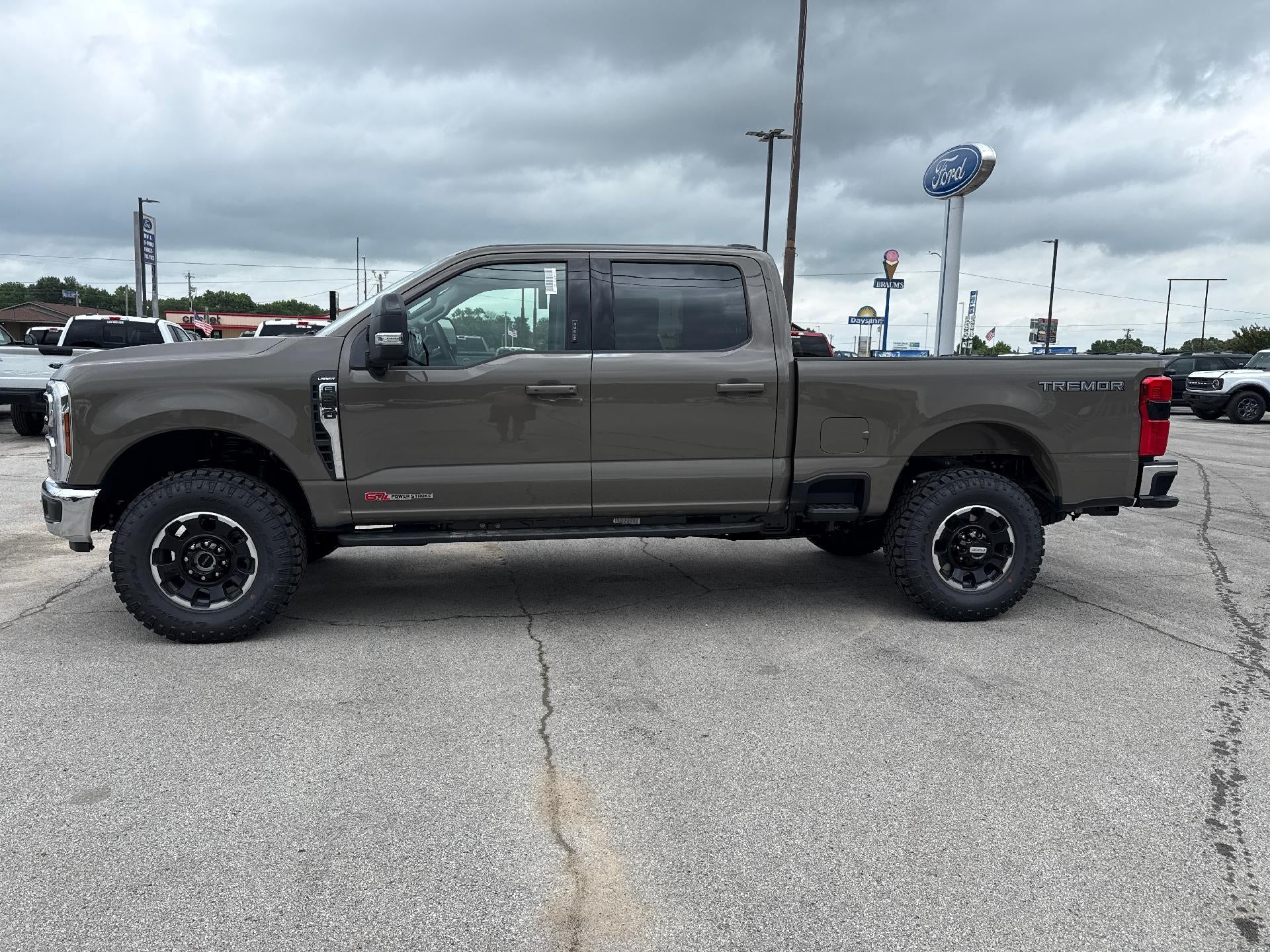 2026 Ford Super Duty F-350 SRW XLT 4WD Crew Cab 6.75' Box