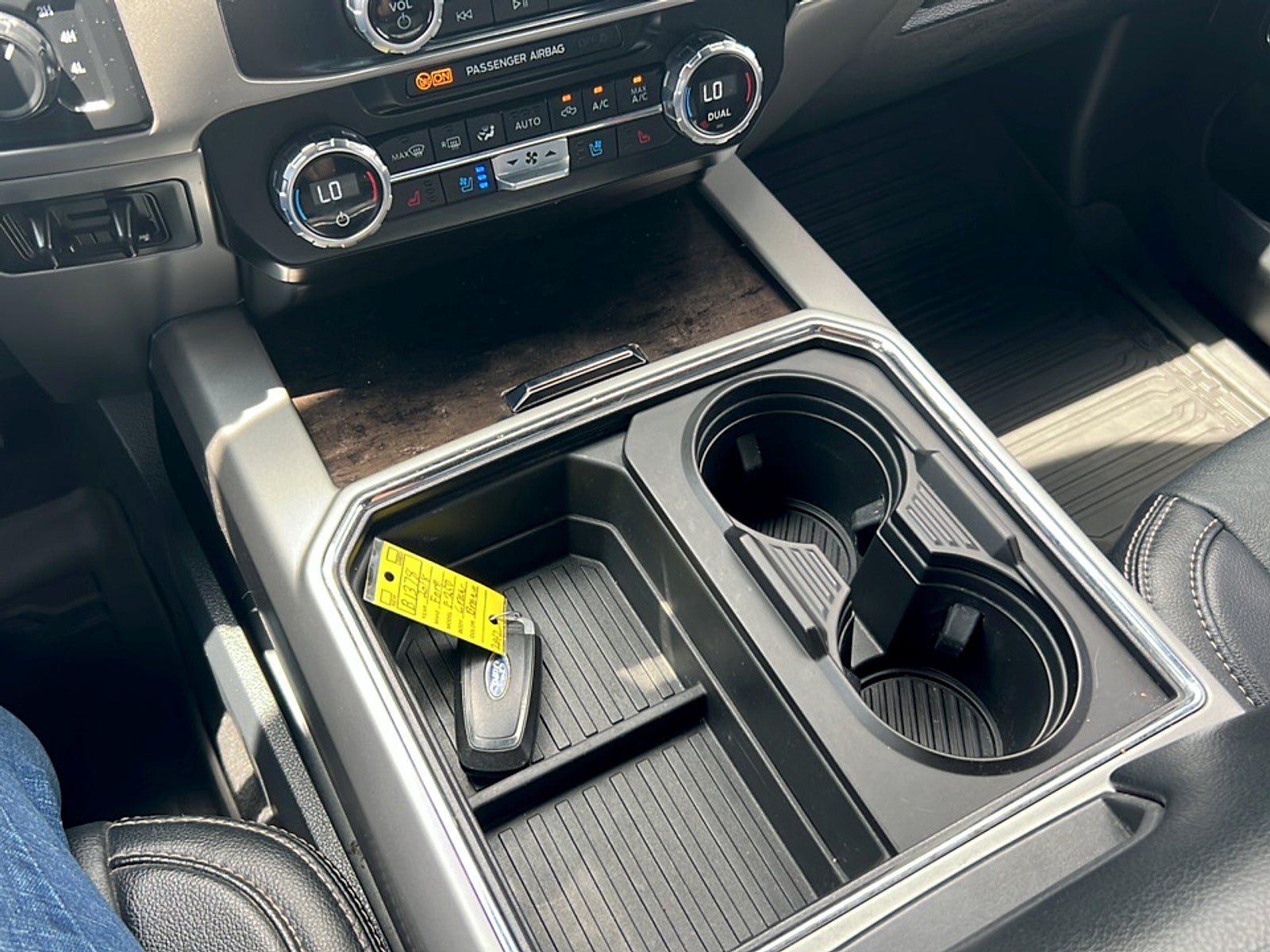 2022 Ford F350 SUPERDUTY LARIAT