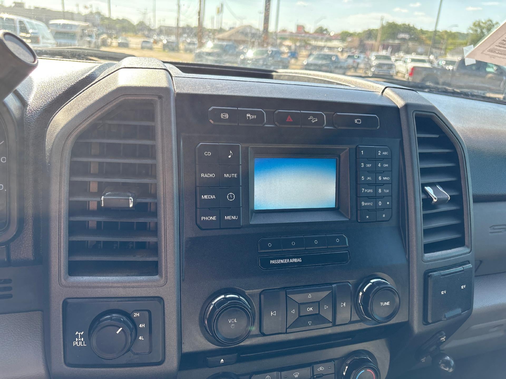 2017 Ford Super Duty F-350 SRW XL 4WD Crew Cab 6.75' Box