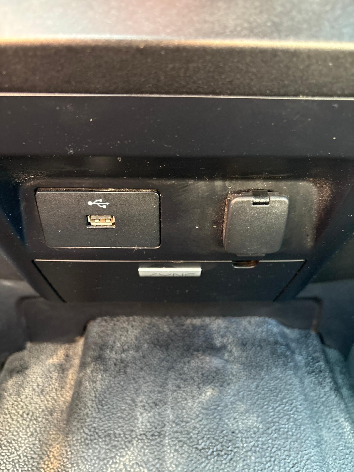 2017 Ford Super Duty F-350 SRW XL 4WD Crew Cab 6.75' Box