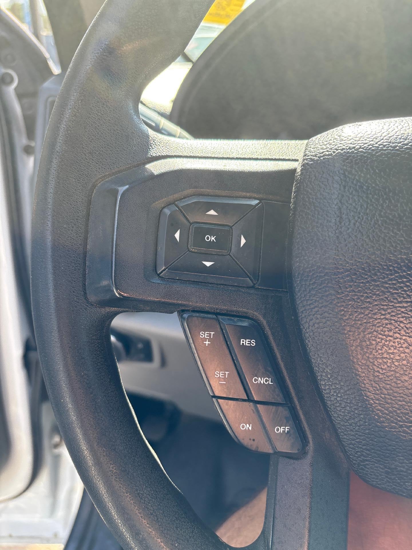 2017 Ford Super Duty F-350 SRW XL 4WD Crew Cab 6.75' Box