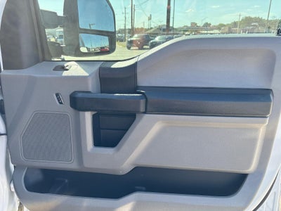 2017 Ford Super Duty F-350 SRW XL 4WD Crew Cab 6.75' Box