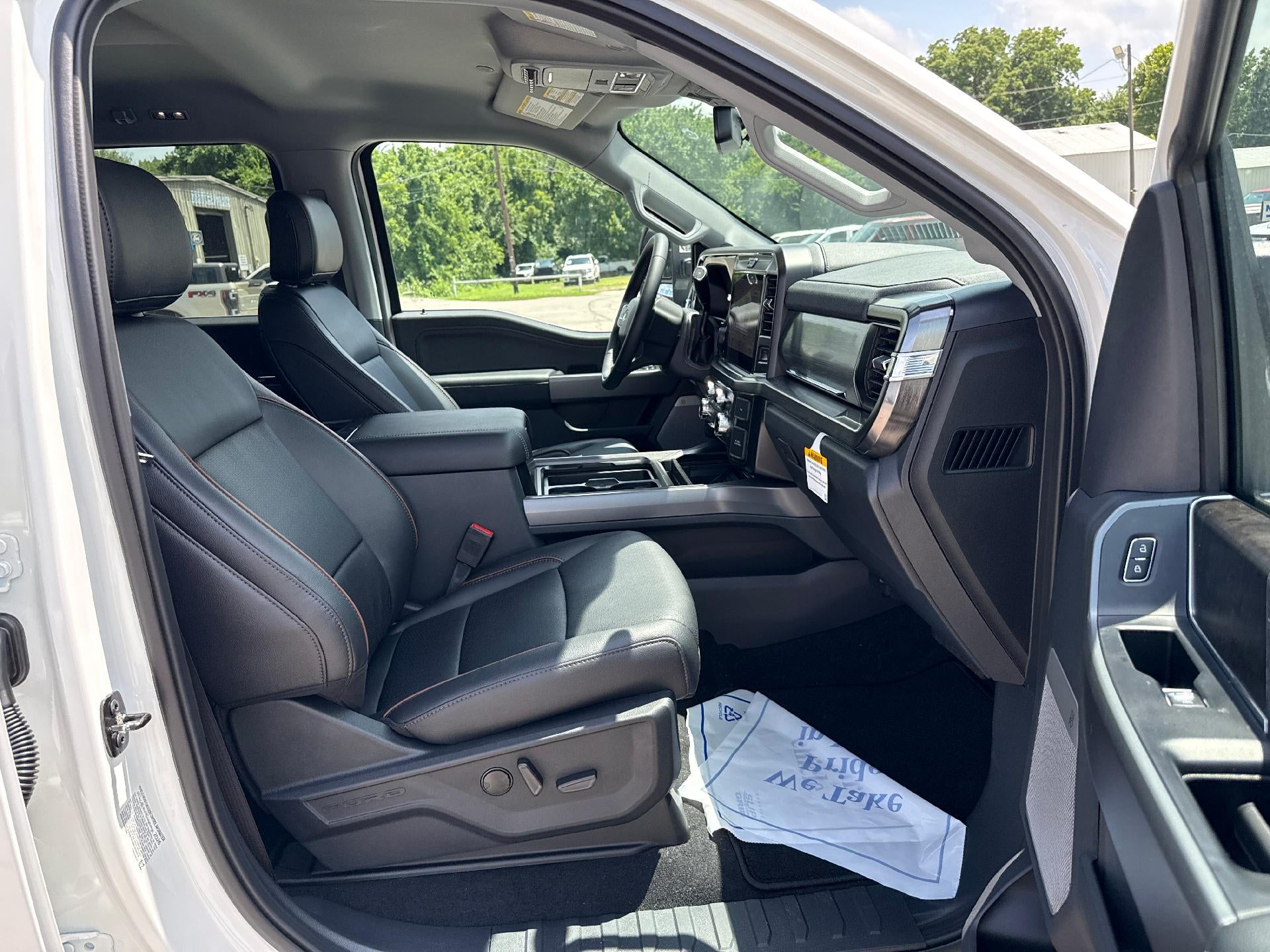 2026 Ford Super Duty F-350 DRW XL 4WD Crew Cab 8' Box