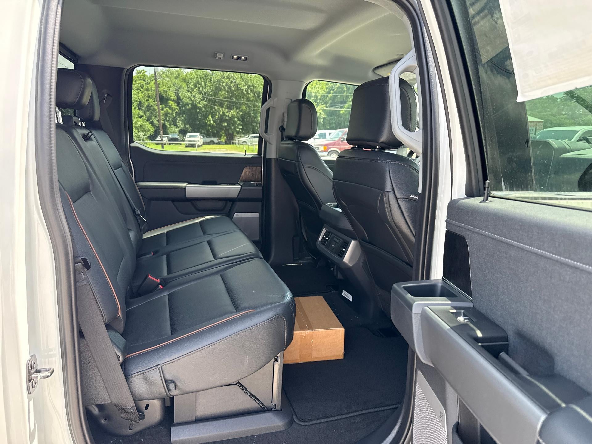 2026 Ford Super Duty F-350 DRW XL 4WD Crew Cab 8' Box