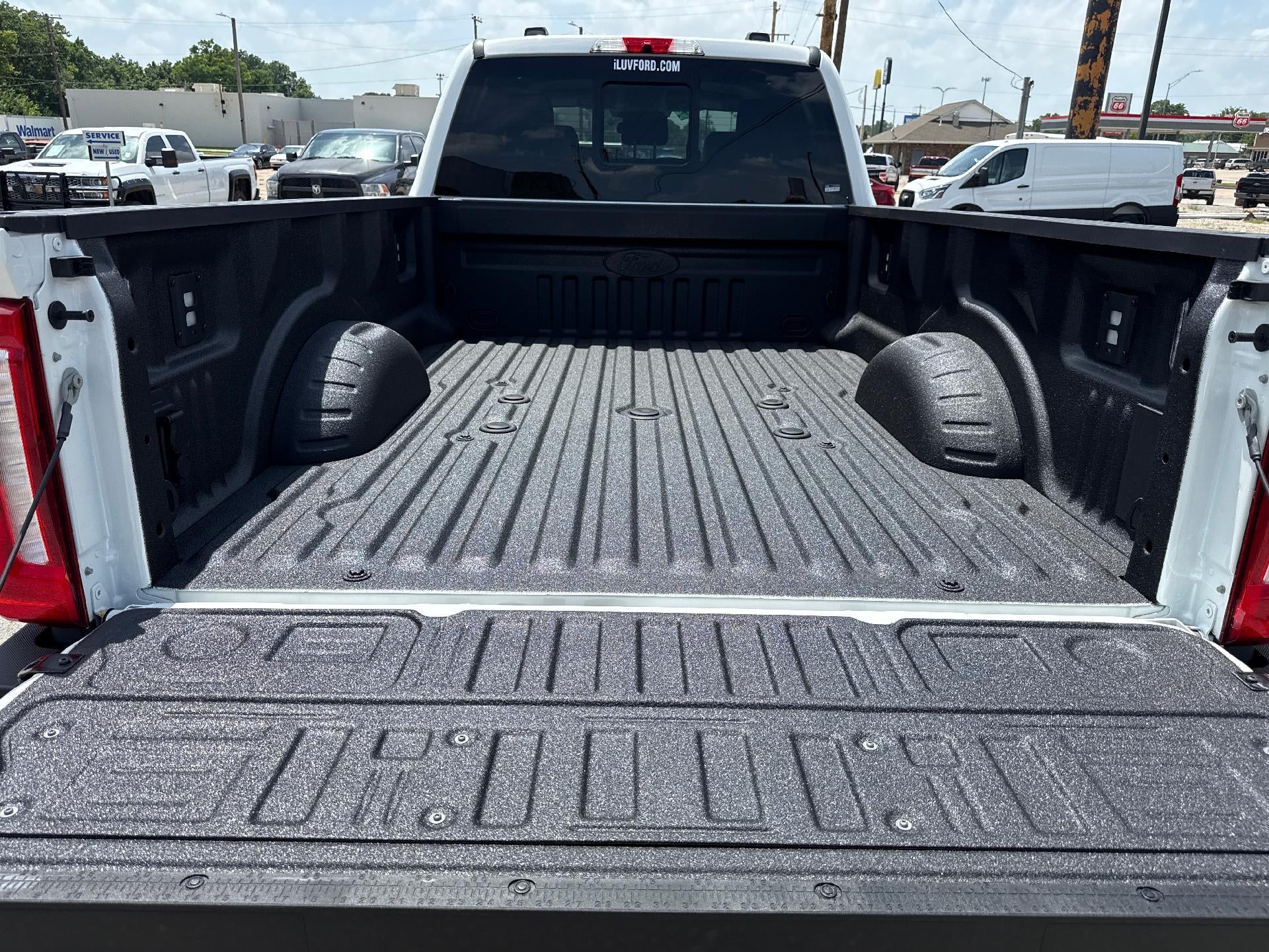 2026 Ford Super Duty F-350 DRW XL 4WD Crew Cab 8' Box