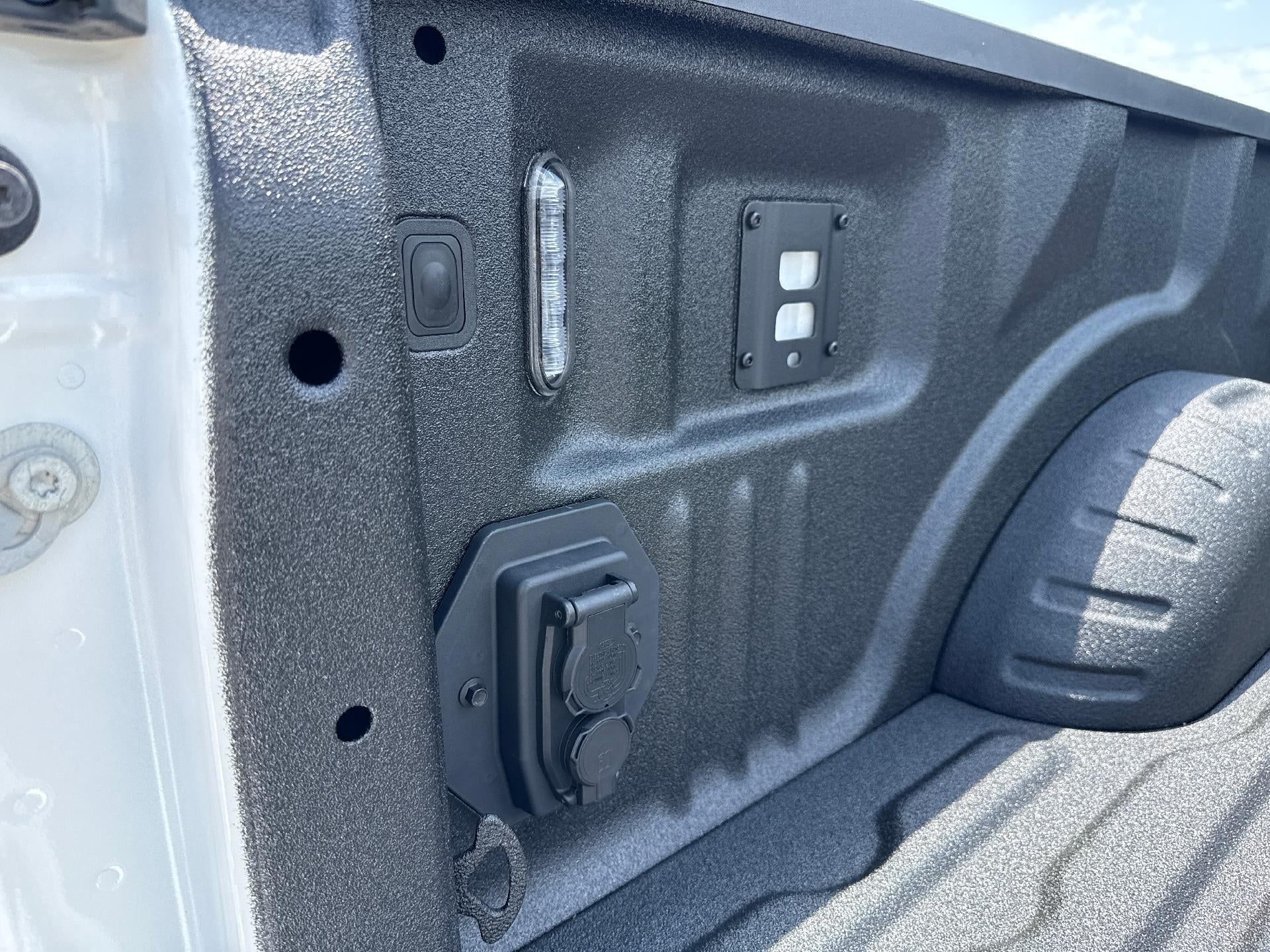 2026 Ford Super Duty F-350 DRW XL 4WD Crew Cab 8' Box
