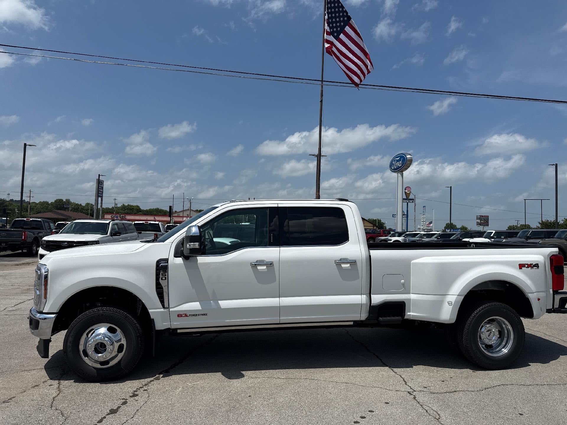 2026 Ford Super Duty F-350 DRW XL 4WD Crew Cab 8' Box