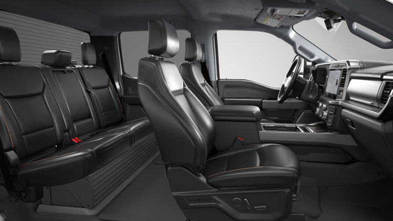 2026 Ford Super Duty F-350 DRW ® Lariat®