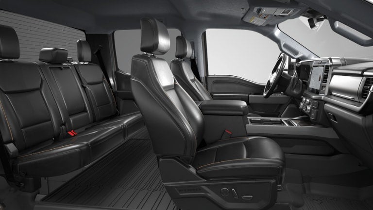 2026 Ford Super Duty F-350 DRW ® Lariat®