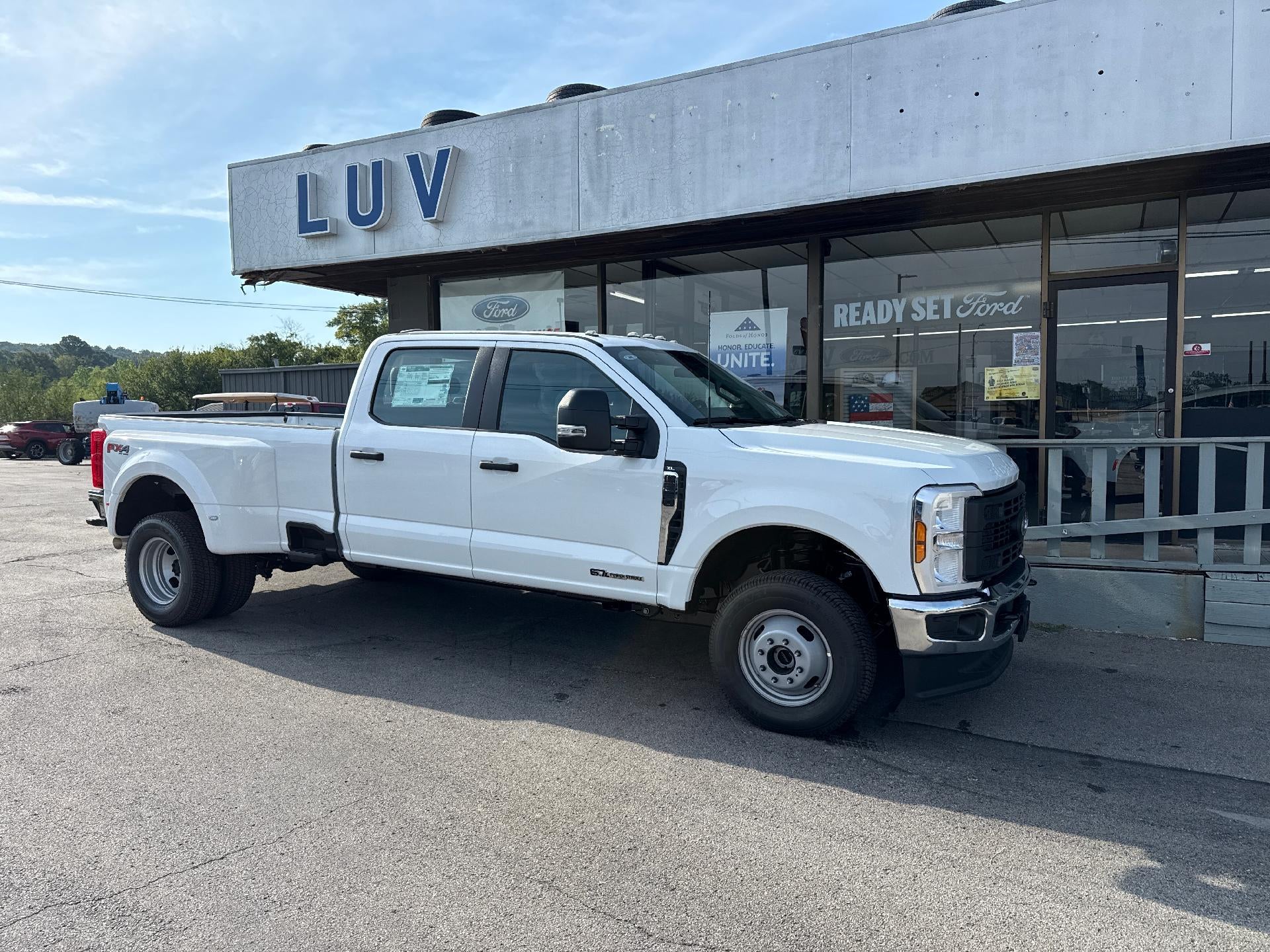 2026 Ford Super Duty F-350 DRW XL 4WD Crew Cab 8' Box