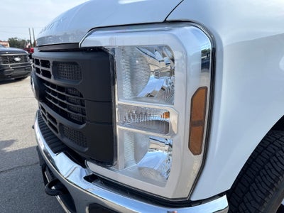 2026 Ford Super Duty F-350 DRW XL 4WD Crew Cab 8' Box