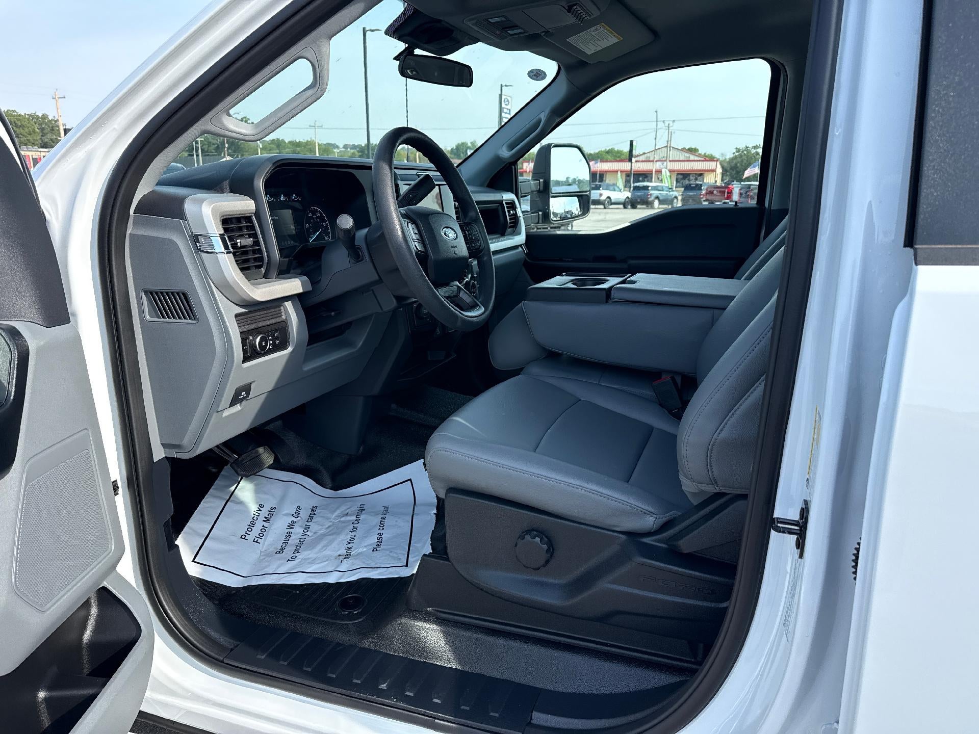 2026 Ford Super Duty F-350 DRW XL 4WD Crew Cab 8' Box